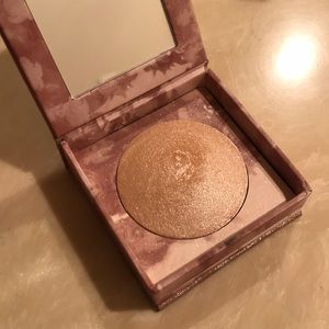 Urban decay highlighter